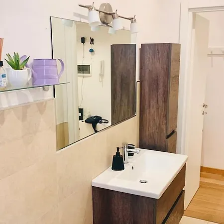 Ampola “flamingo” Apartment Milan
